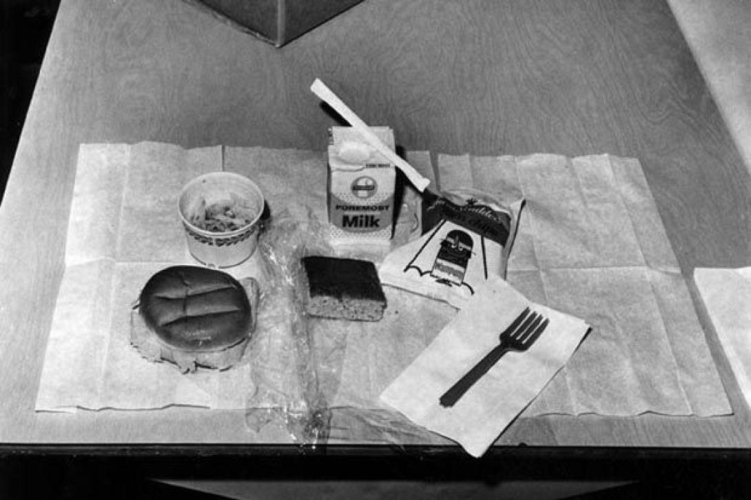 Φτιάξτε κουζίνες στα σχολεία, του Ανδρέα Ζαμπούκα