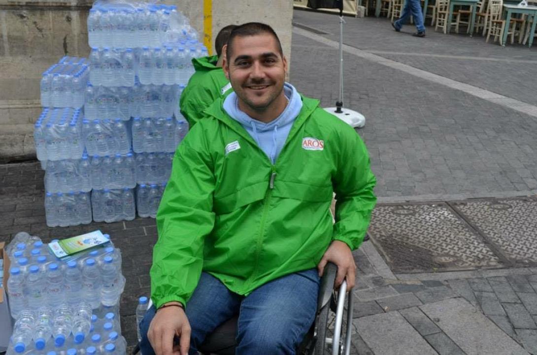 Αναπηρικά αμαξίδια σε πάνω από 200 συμπολίτες μας χάρη στα πλαστικά καπάκια νερού