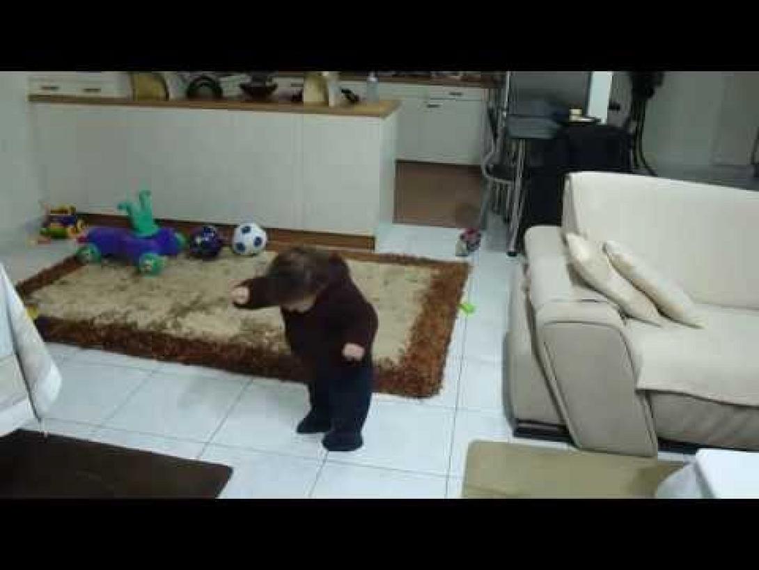 Βίντεο: Η ζεμπεκιά του… Γιαννάκη!