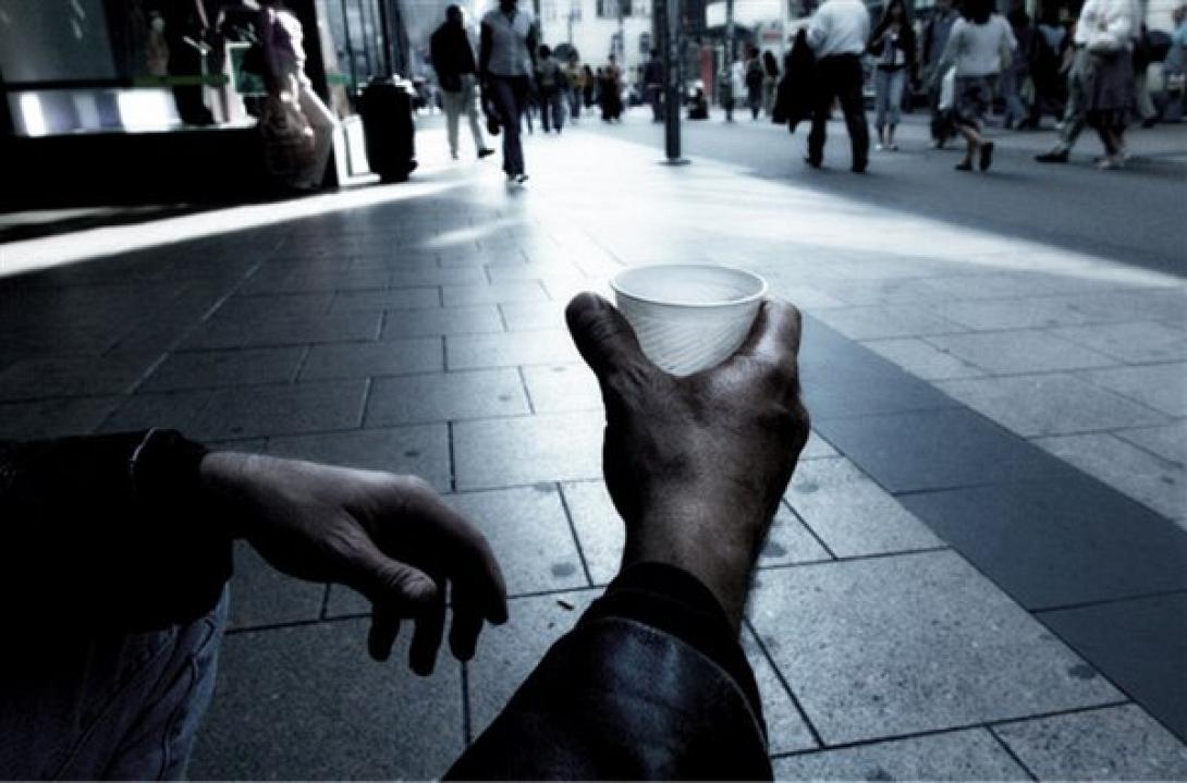 Ηράκλειο: Γέμισε κατ' επάγγελμα επαίτες το κέντρο της πόλης