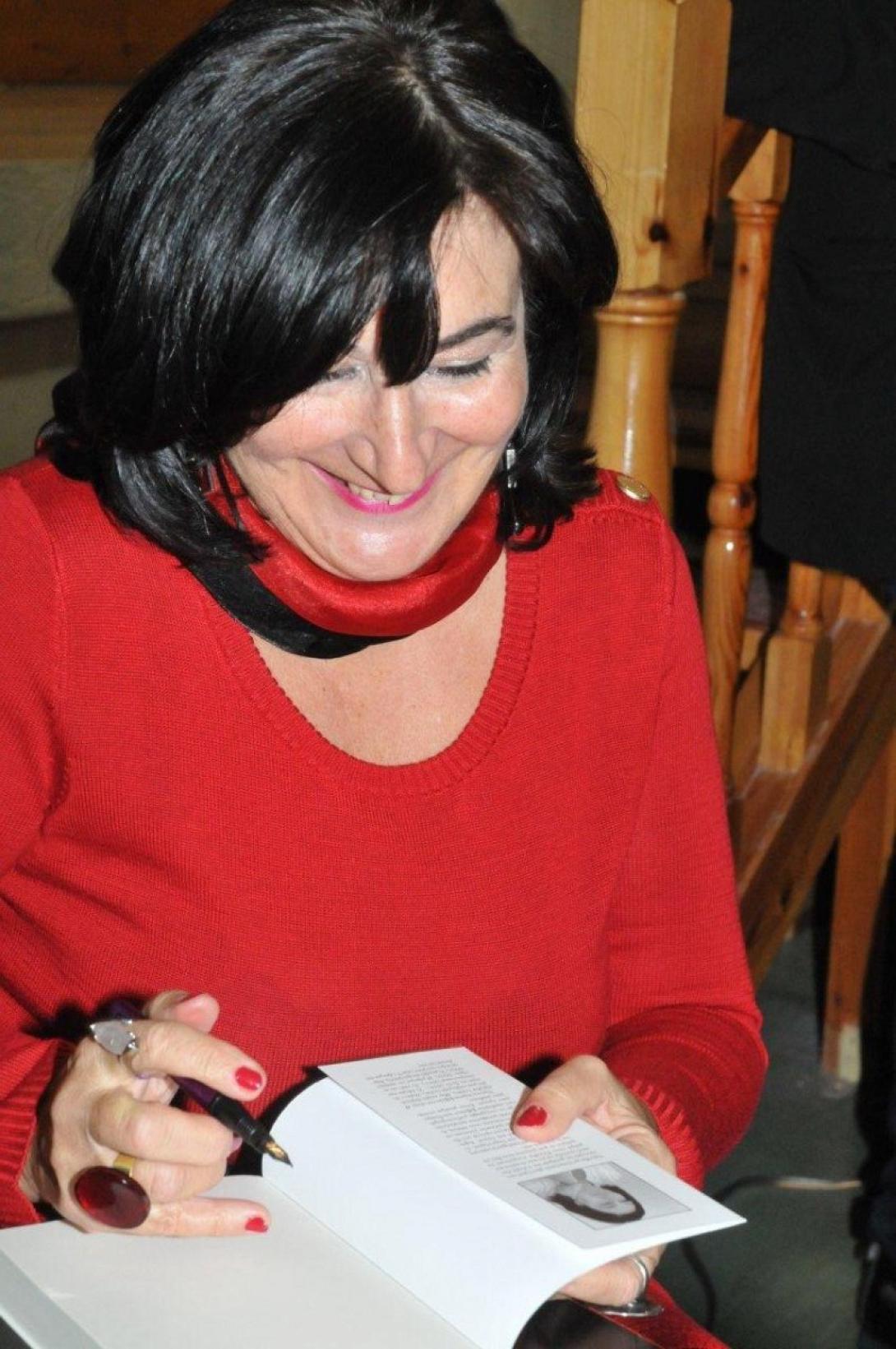 Η παρουσίαση των βιβλίων της Ζοέλ Λοπινό στην αίθουσα Ανδρόγεω